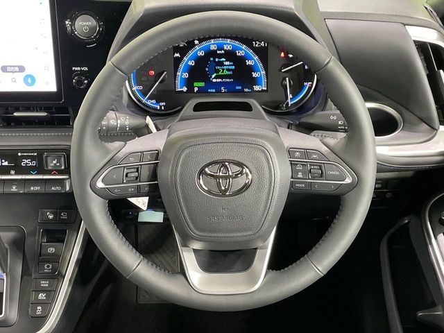 TOYOTA VOXY HYBRID 2026 Image 31