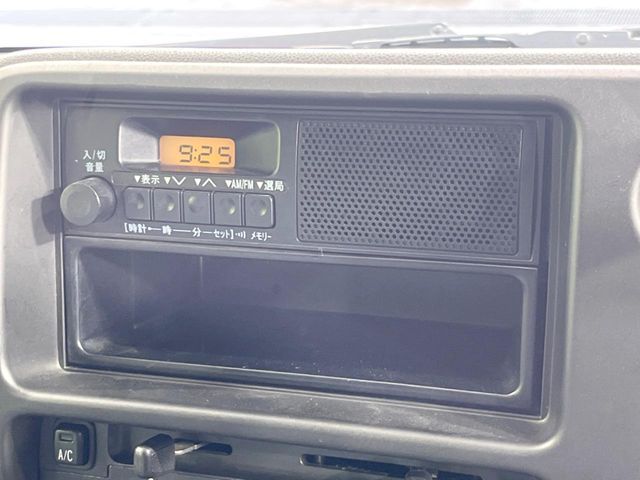 DAIHATSU HIJET CARGO 2013 Image 31