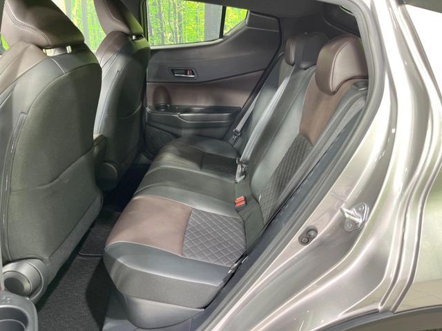 TOYOTA C-HR 2017 Image 31