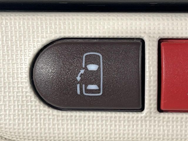 TOYOTA PORTE 2012 Image 31