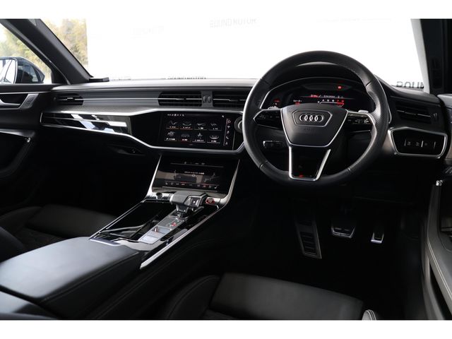 AUDI RS6 AVANT 2022 Image 31