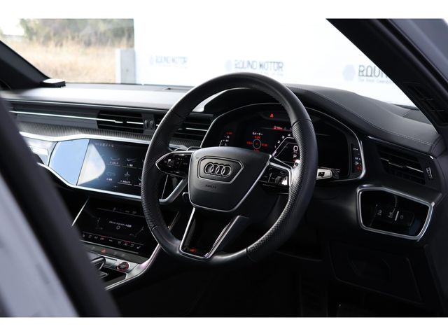 AUDI RS6 AVANT 2022 Image 31