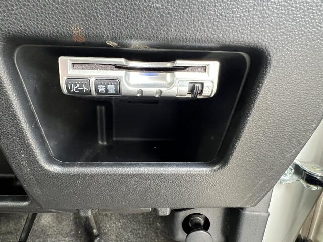 DAIHATSU MOVE CANBUS 4WD 2017 Image 31