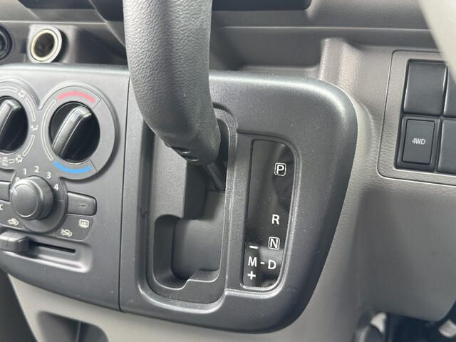 MITSUBISHI MINICAB VAN 4WD 2019 Image 31