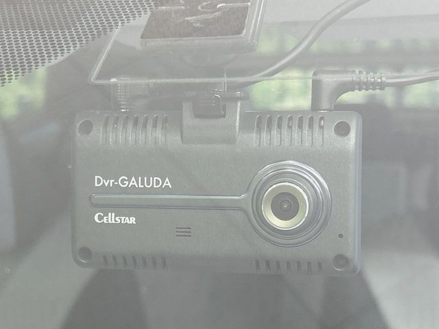 TOYOTA PRIUS 2016 Image 31