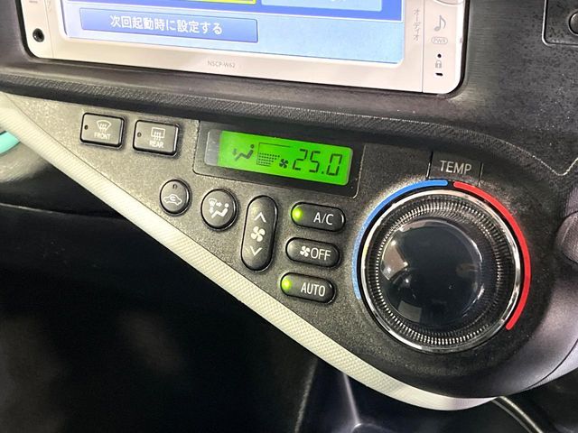 TOYOTA AQUA 2012 Image 31