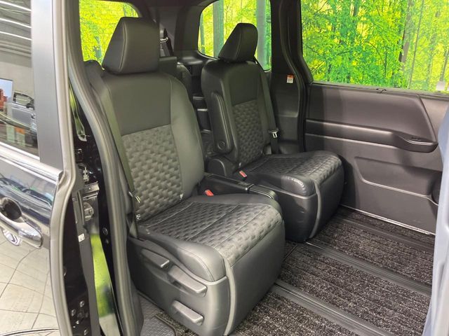 TOYOTA VOXY HYBRID 2023 Image 31