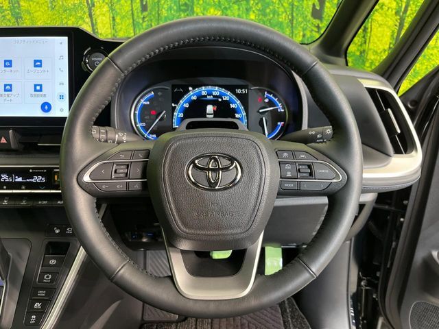 TOYOTA VOXY HYBRID 2023 Image 31