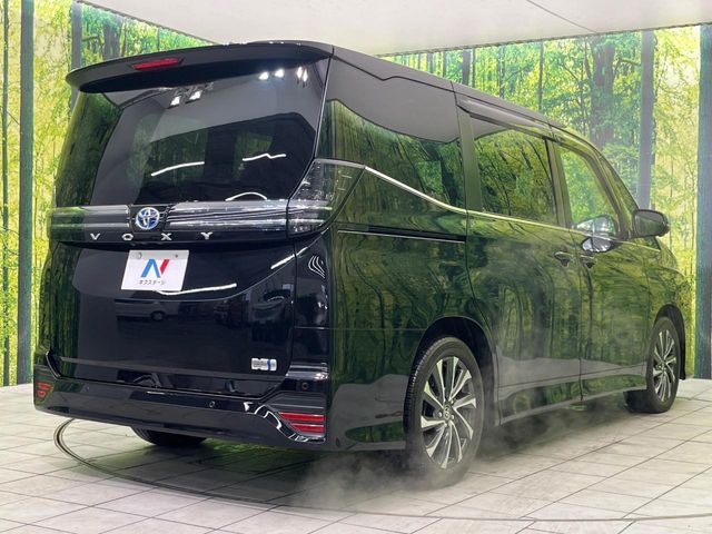 TOYOTA VOXY HYBRID 2023 Image 31