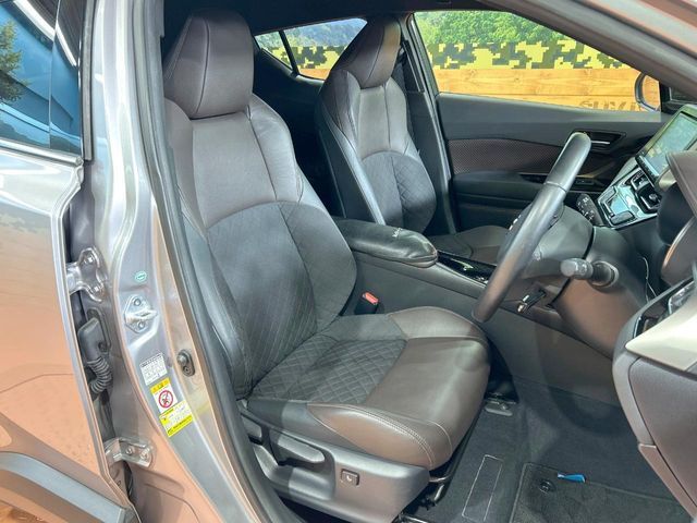 TOYOTA C-HR 2017 Image 31