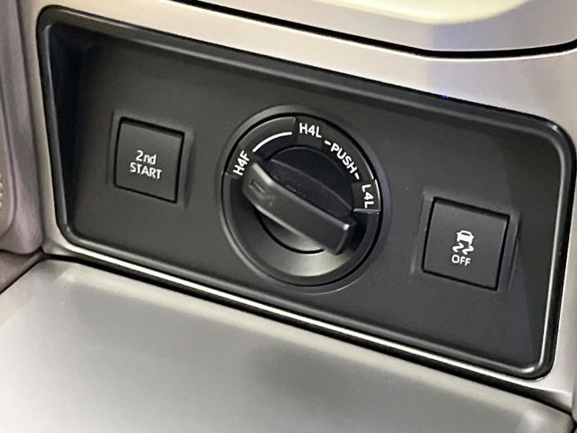 TOYOTA LANDCRUISER PRADO 2023 Image 31