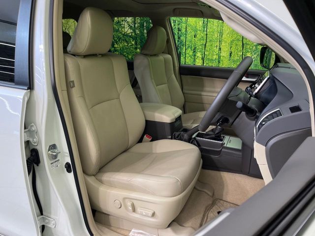 TOYOTA LANDCRUISER PRADO 2023 Image 31