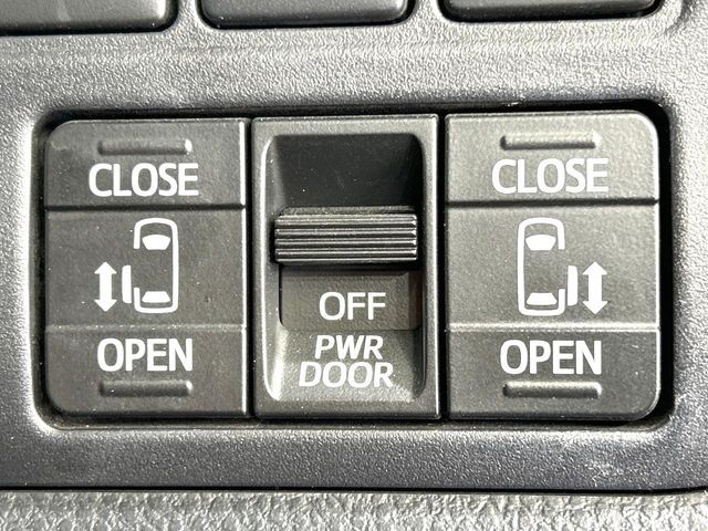 TOYOTA VOXY HYBRID 2020 Image 31