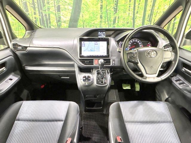 TOYOTA NOAH 2014 Image 31