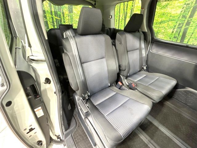 TOYOTA NOAH 2014 Image 31