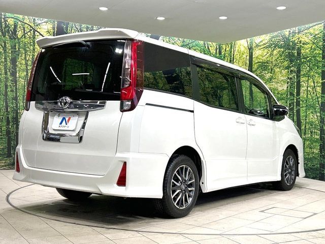 TOYOTA NOAH 2014 Image 31