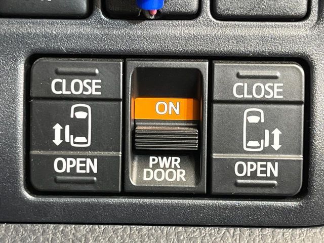 TOYOTA VOXY 2019 Image 31