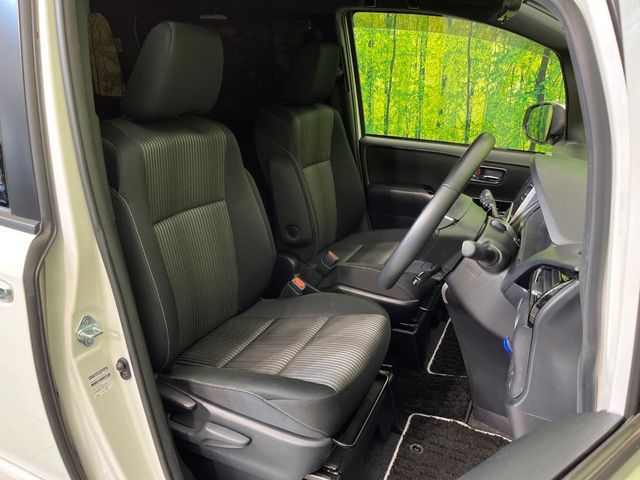 TOYOTA VOXY 2019 Image 31