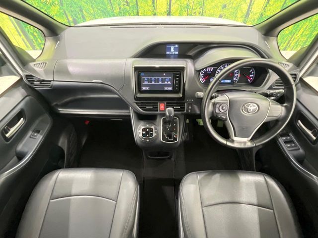 TOYOTA VOXY 2015 Image 31