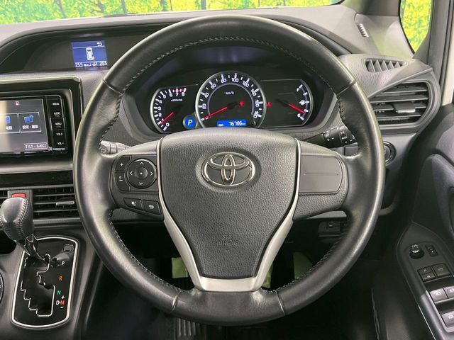 TOYOTA VOXY 2015 Image 31