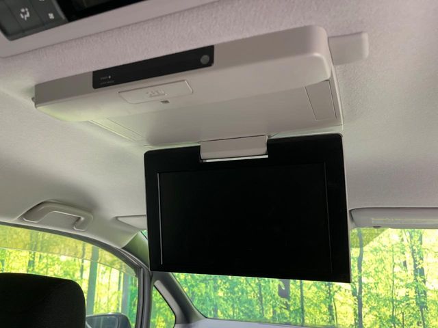 TOYOTA VOXY HYBRID 2014 Image 31