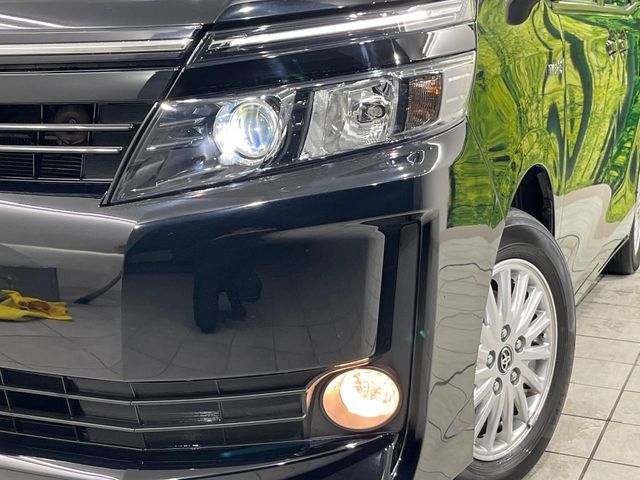 TOYOTA VOXY HYBRID 2014 Image 31