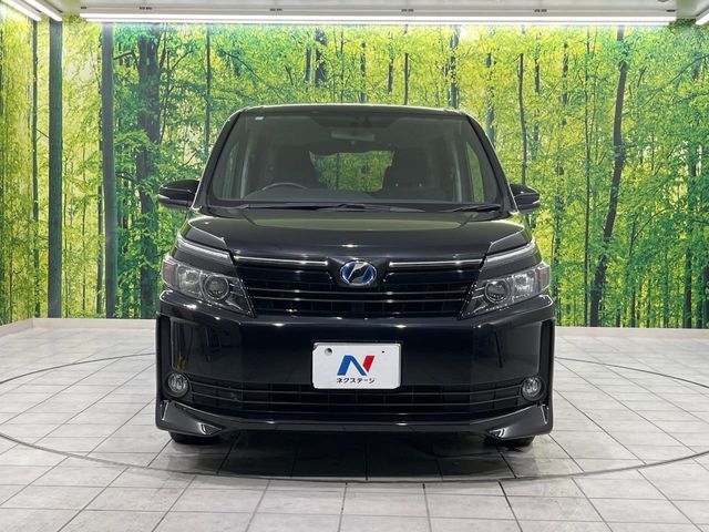 TOYOTA VOXY HYBRID 2014 Image 31