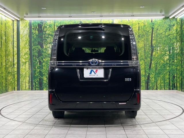 TOYOTA VOXY HYBRID 2014 Image 31