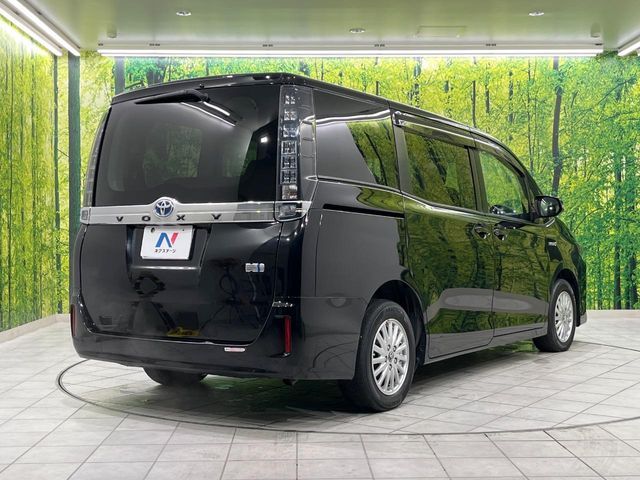 TOYOTA VOXY HYBRID 2014 Image 31