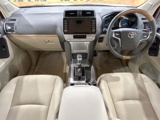 TOYOTA LANDCRUISER PRADO 2023 Image 31