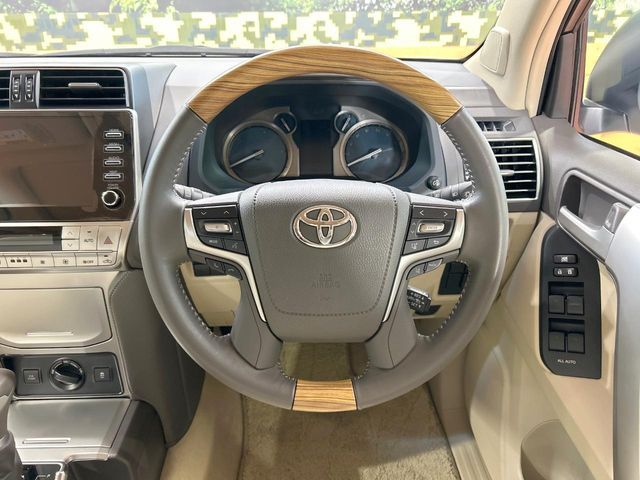 TOYOTA LANDCRUISER PRADO 2023 Image 31