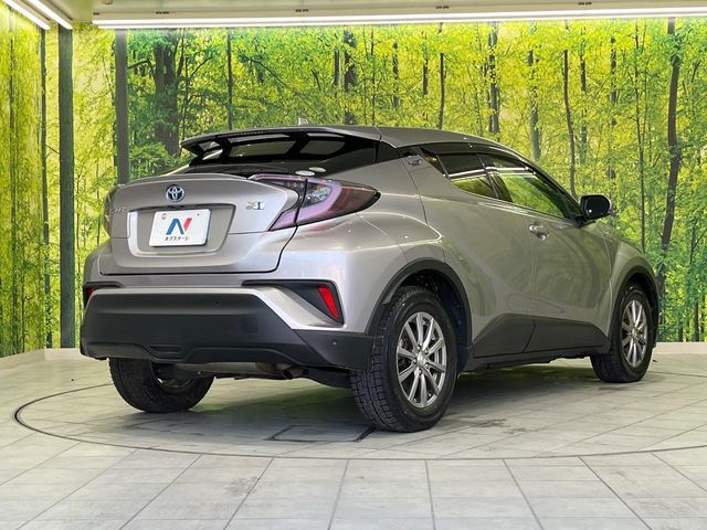 TOYOTA C-HR 2017 Image 31
