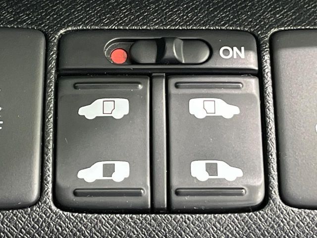 HONDA STEPWAGON SPADA 2013 Image 31