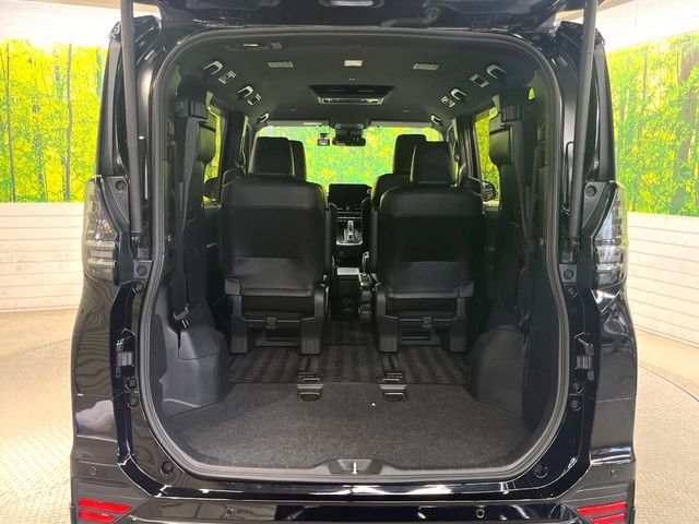 TOYOTA VOXY HYBRID 2023 Image 31