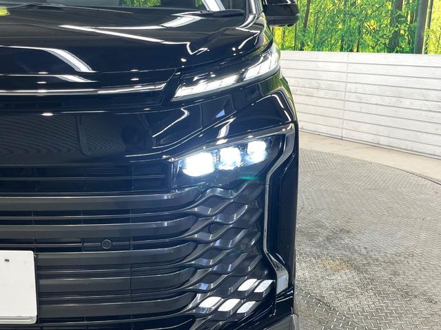 TOYOTA VOXY HYBRID 2023 Image 31