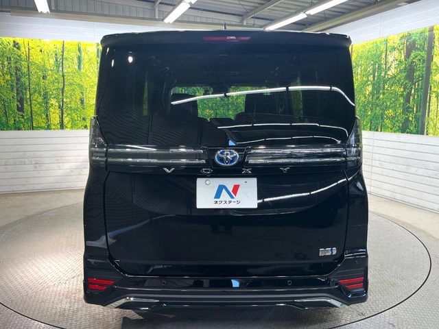 TOYOTA VOXY HYBRID 2023 Image 31