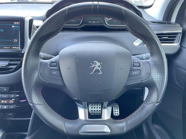 PEUGEOT 208 2019 Image 31