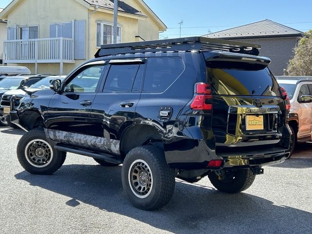 TOYOTA LANDCRUISER PRADO 2022 Image 31