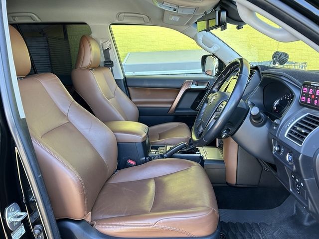 TOYOTA LANDCRUISER PRADO 2022 Image 31