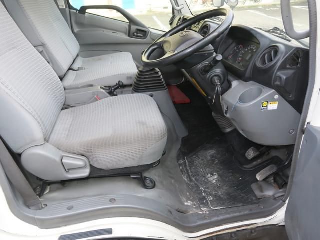 HINO DUTRO 2018 Image 31