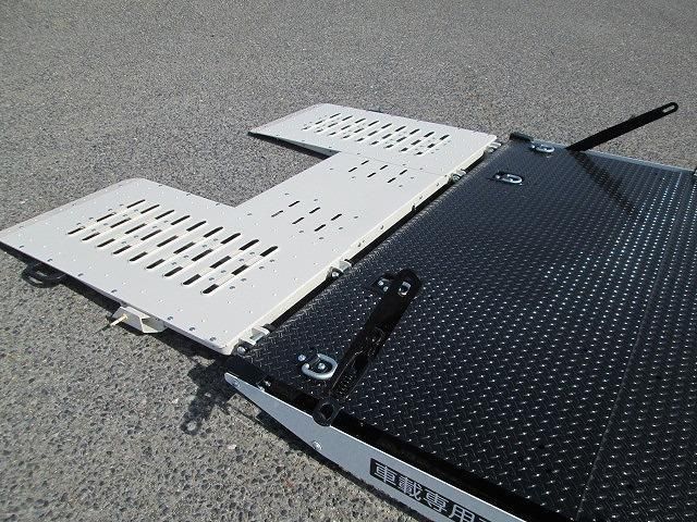 MITSUBISHI CANTER 2025 Image 31