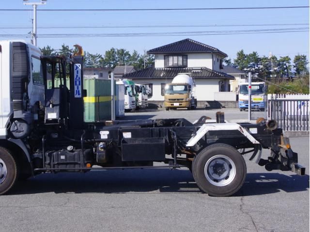 MITSUBISHI FUSOU FIGHTER 2016 Image 31