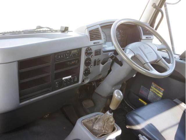 MITSUBISHI FUSOU FIGHTER 2016 Image 31