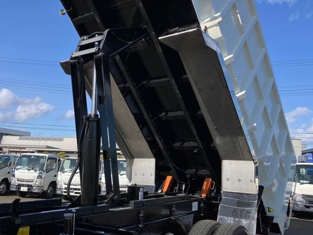 MITSUBISHI FUSOU SUPER GREAT 2025 Image 31