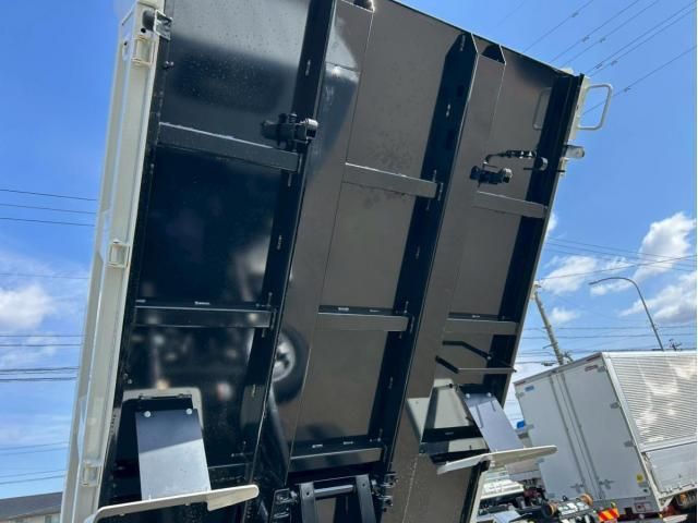 MITSUBISHI CANTER 2025 Image 31