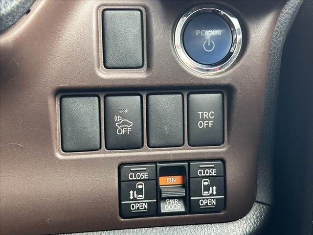 TOYOTA ESQUIRE HYBRID 2015 Image 31