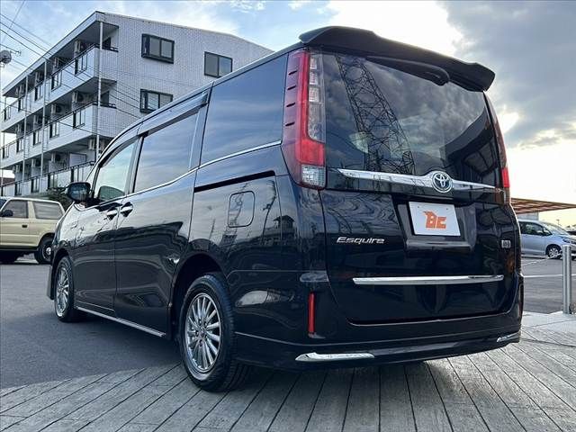 TOYOTA ESQUIRE HYBRID 2015 Image 31