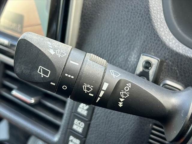 TOYOTA ESQUIRE HYBRID 2015 Image 31