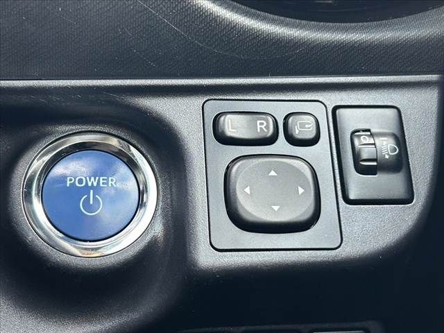 TOYOTA AQUA 2017 Image 31