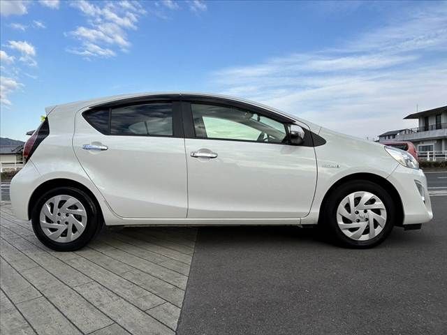 TOYOTA AQUA 2017 Image 31